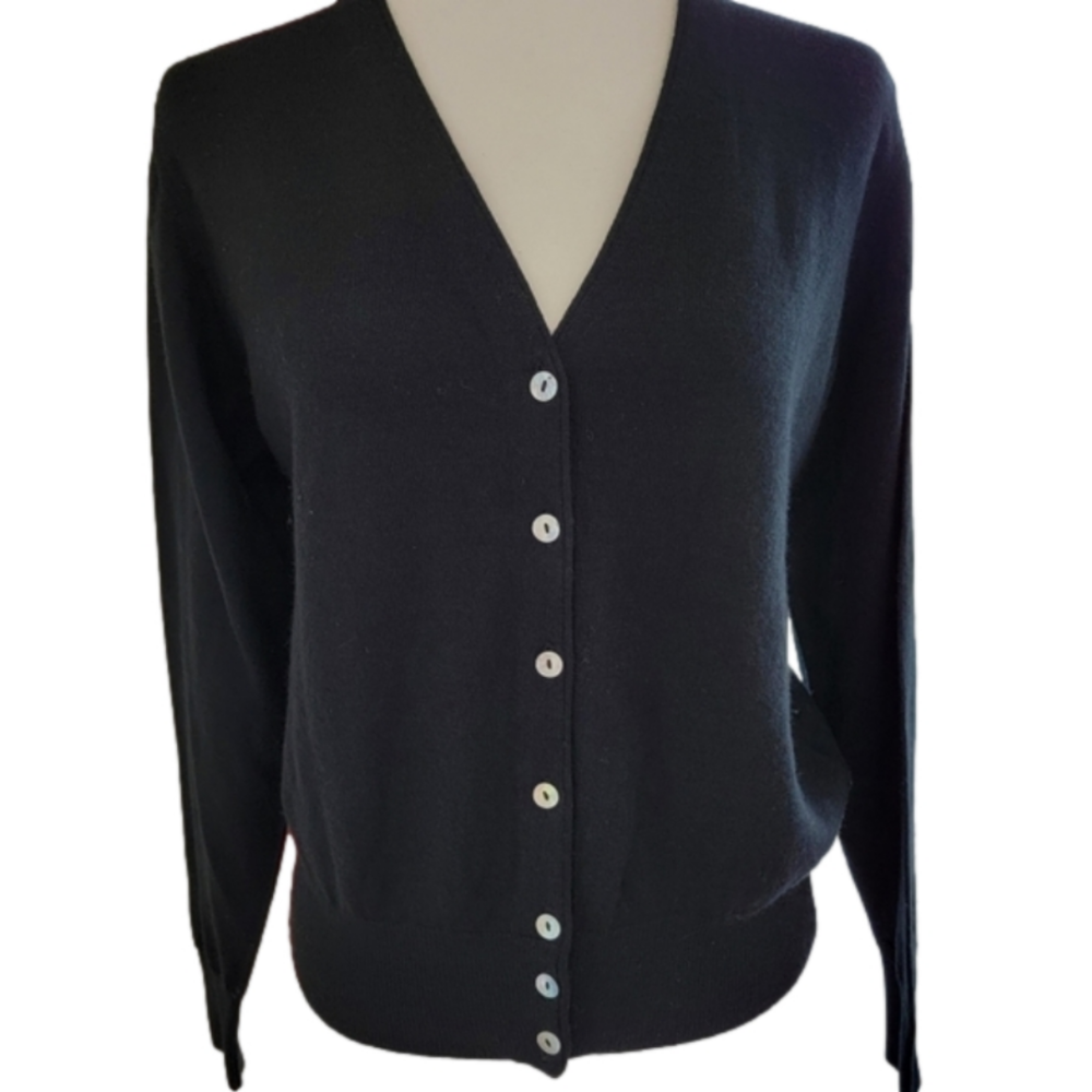 Euc valda black buttonfront cardigan size medium